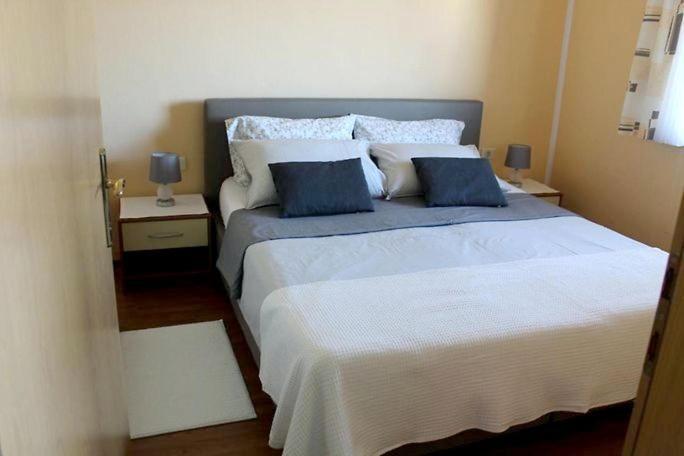Apartments Ficur With Swimming Pool & Grill, Portorož Buitenkant foto